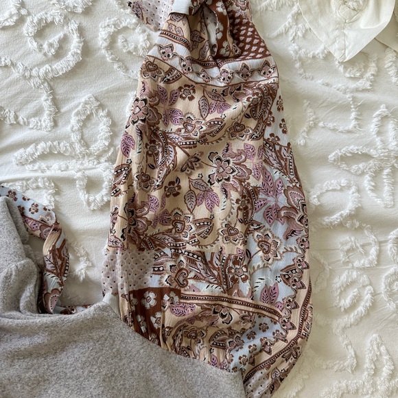 Women's knit soft grey top - Picture 3 of 4